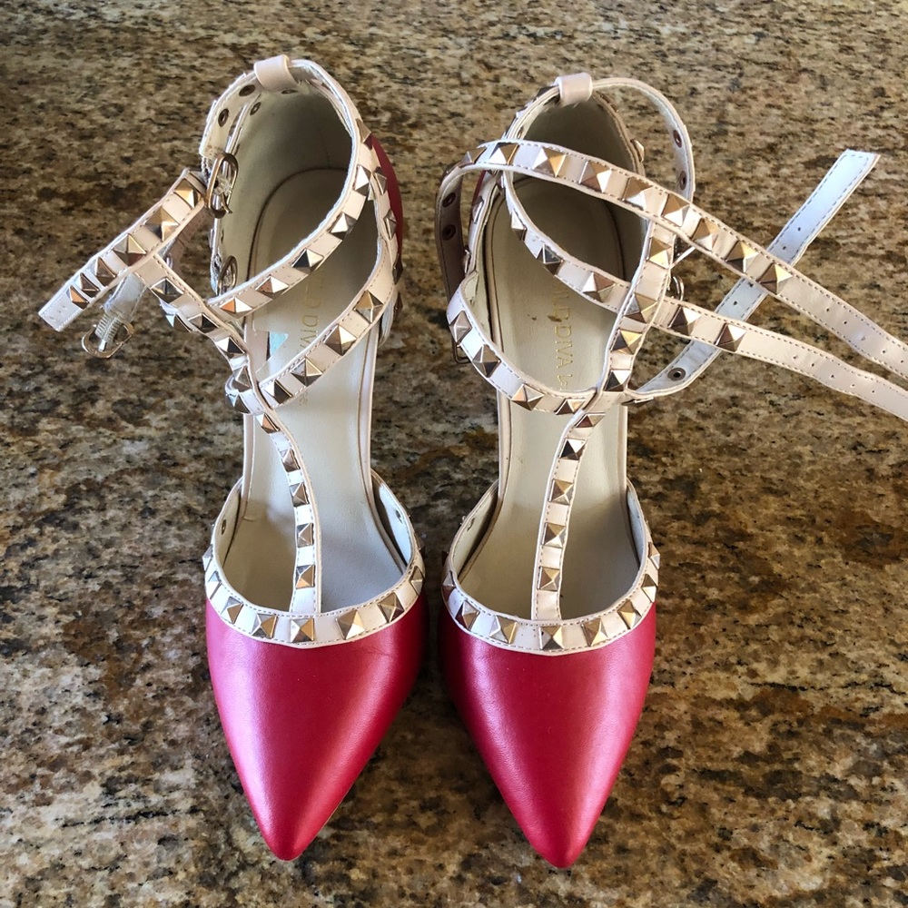 Valentino Studs